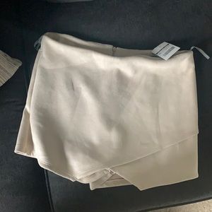 Brand new Cream skort